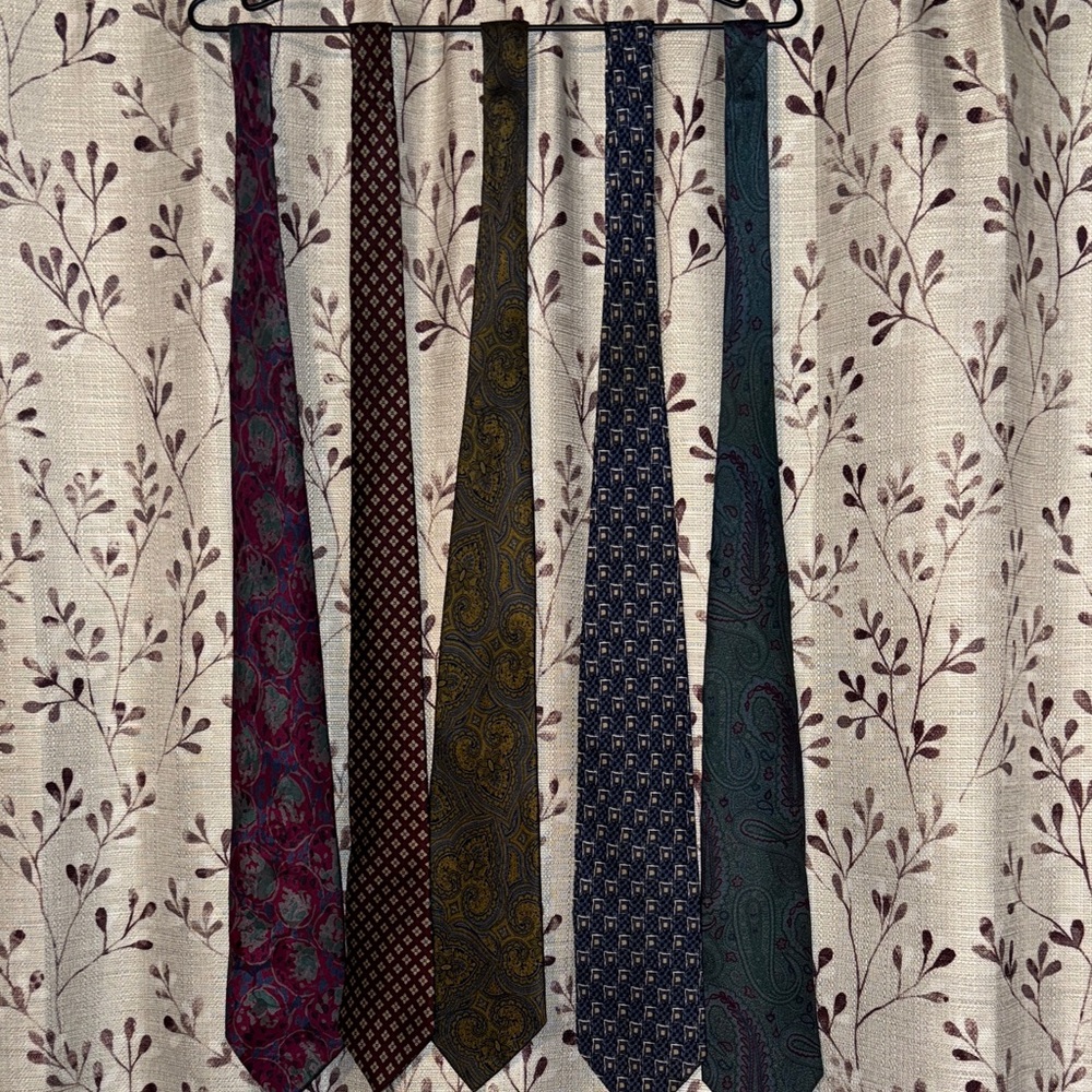 Elegant Paisley and Geometric Patterned Silk Ties